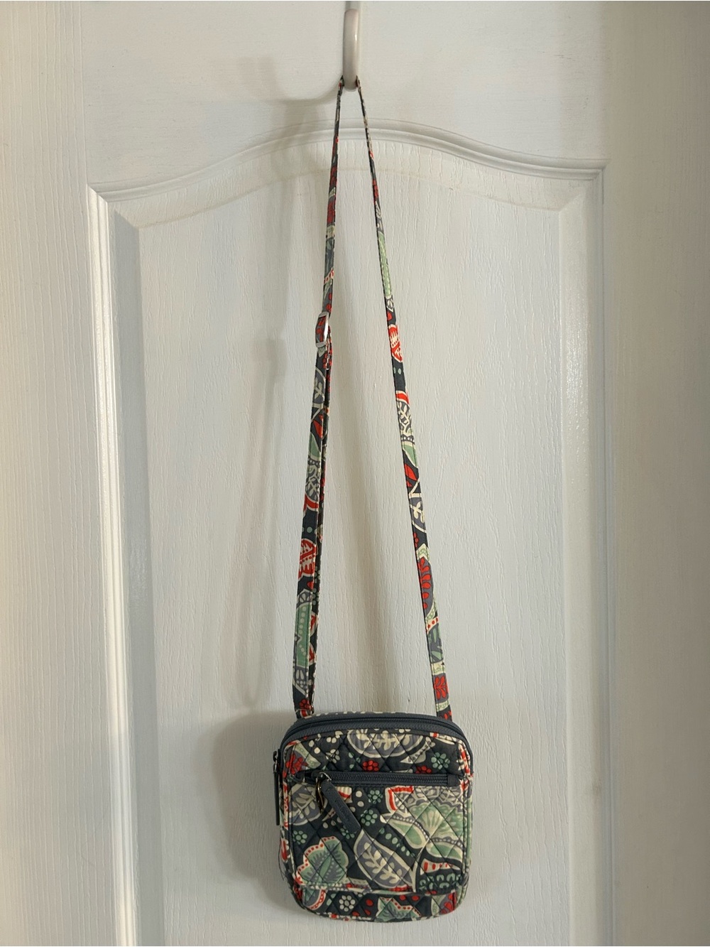 Vera Bradley NOMADIC FLORAL Mini Hipster Crossbody Purse 6 x 7.5 Gray Orange